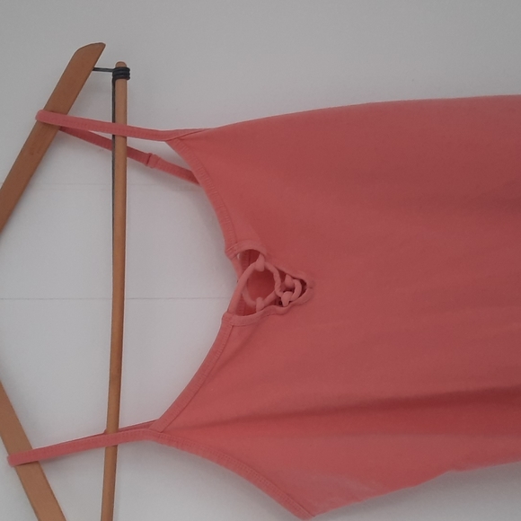 Torrid cami size 2 adjustable straps stretchy cool and comfortable. Pretty coral - Picture 1 of 3